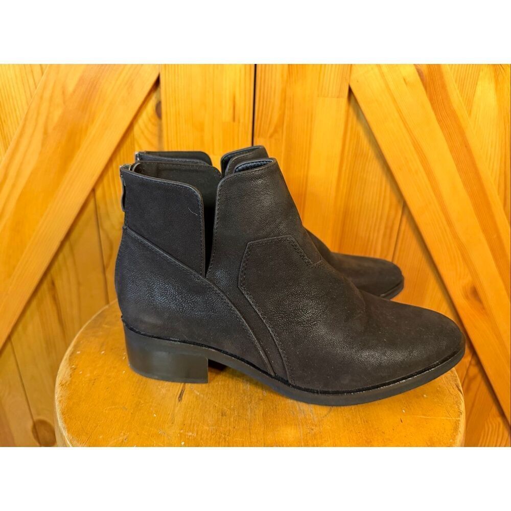 Boutique by Corkys Women's Shield Booties Splits on Sides Size 8 Black